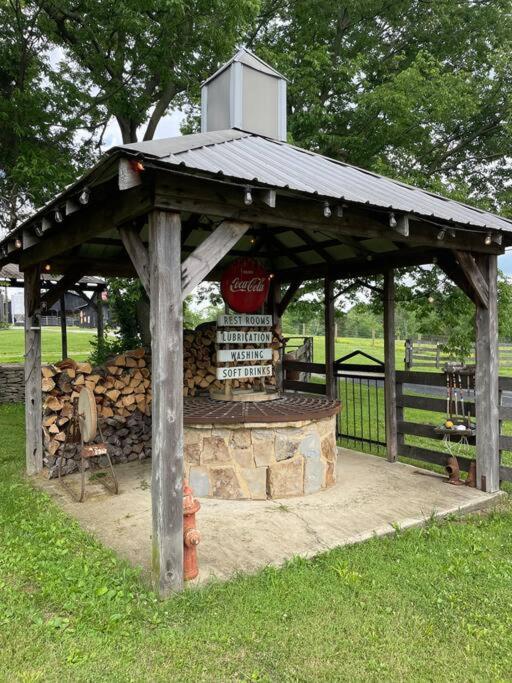 Bourbon Trail Cabin On The Farm Lawrenceburg Exterior foto